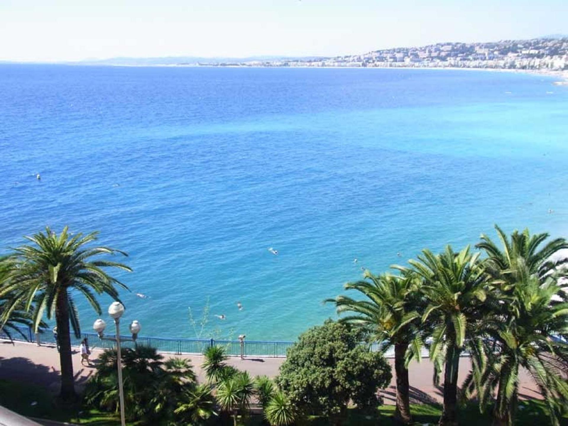 Sublime, Modern, Balconies, A/c, Refurbished Appartement
