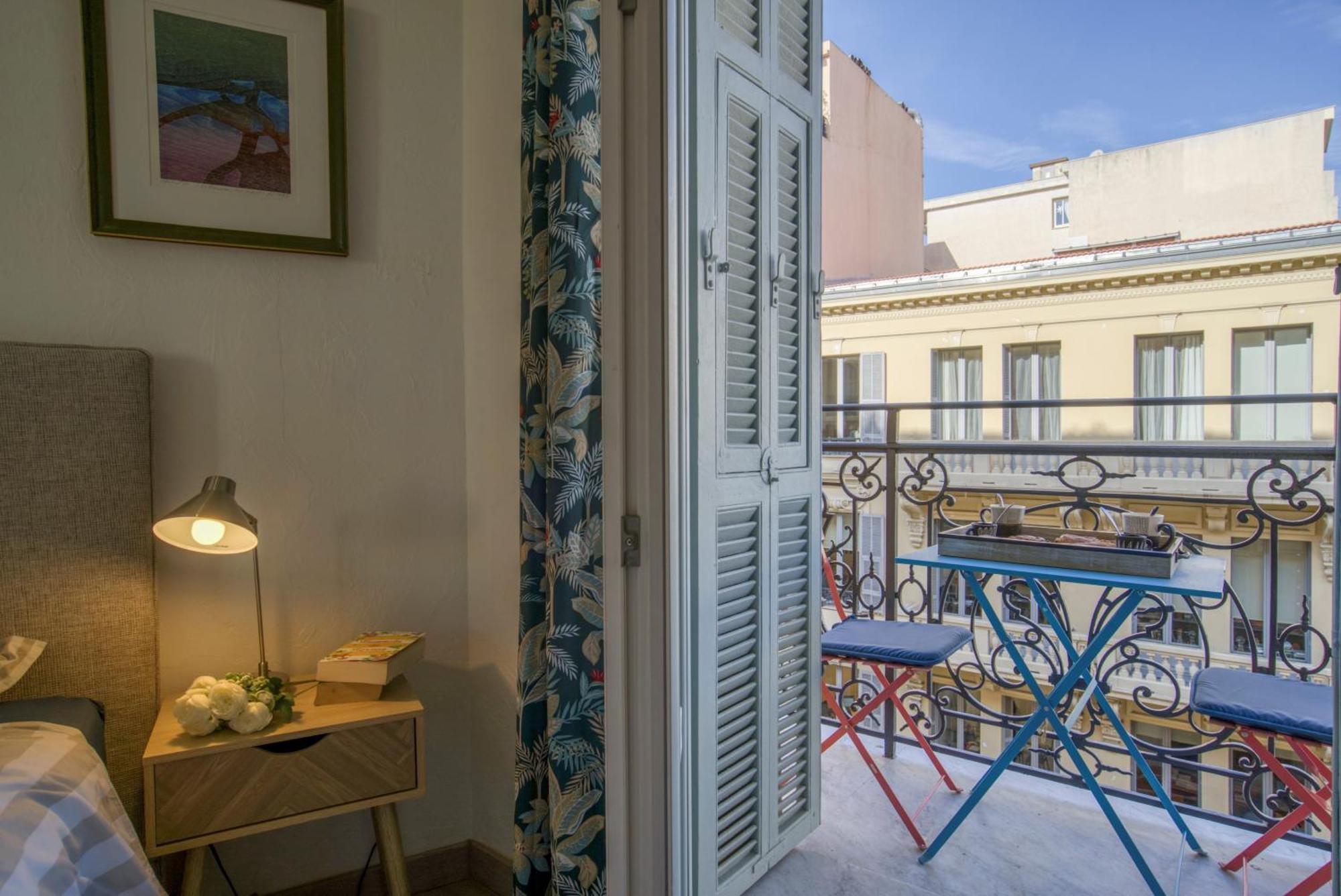 Sublime, Modern, Balconies, A/c, Refurbished Appartement Nice